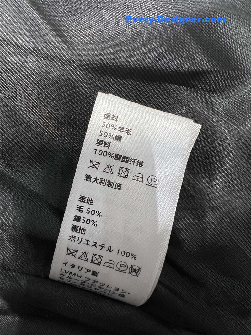 Ce1i*e short jacket + pleated skirt set