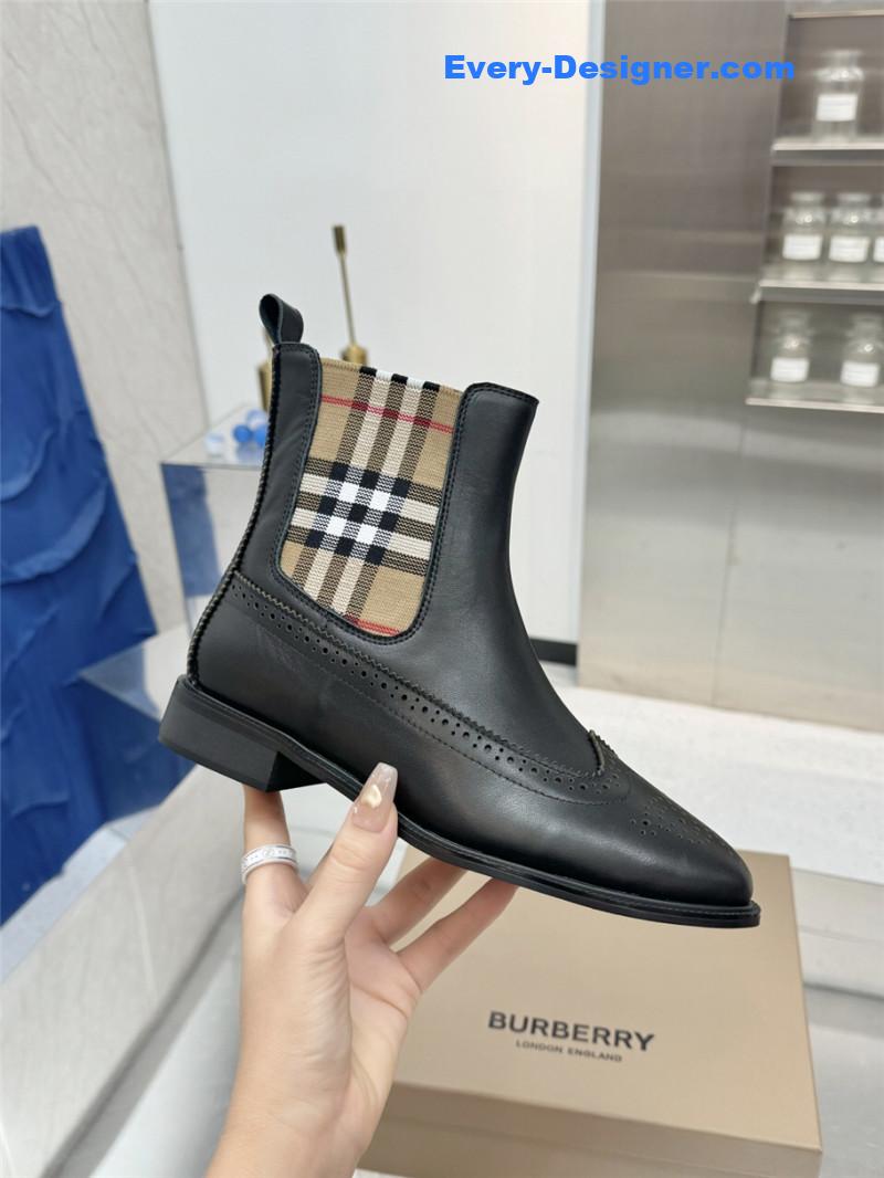 Bv*b*rry vintage check chelsea boots