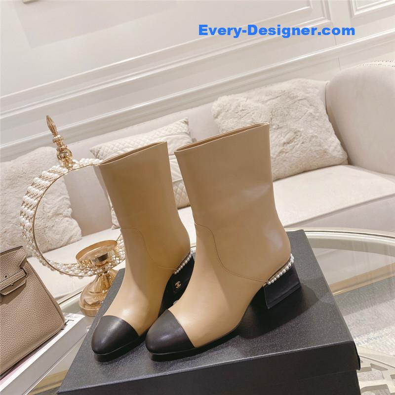 Ch**el brown calfskin ankle boots