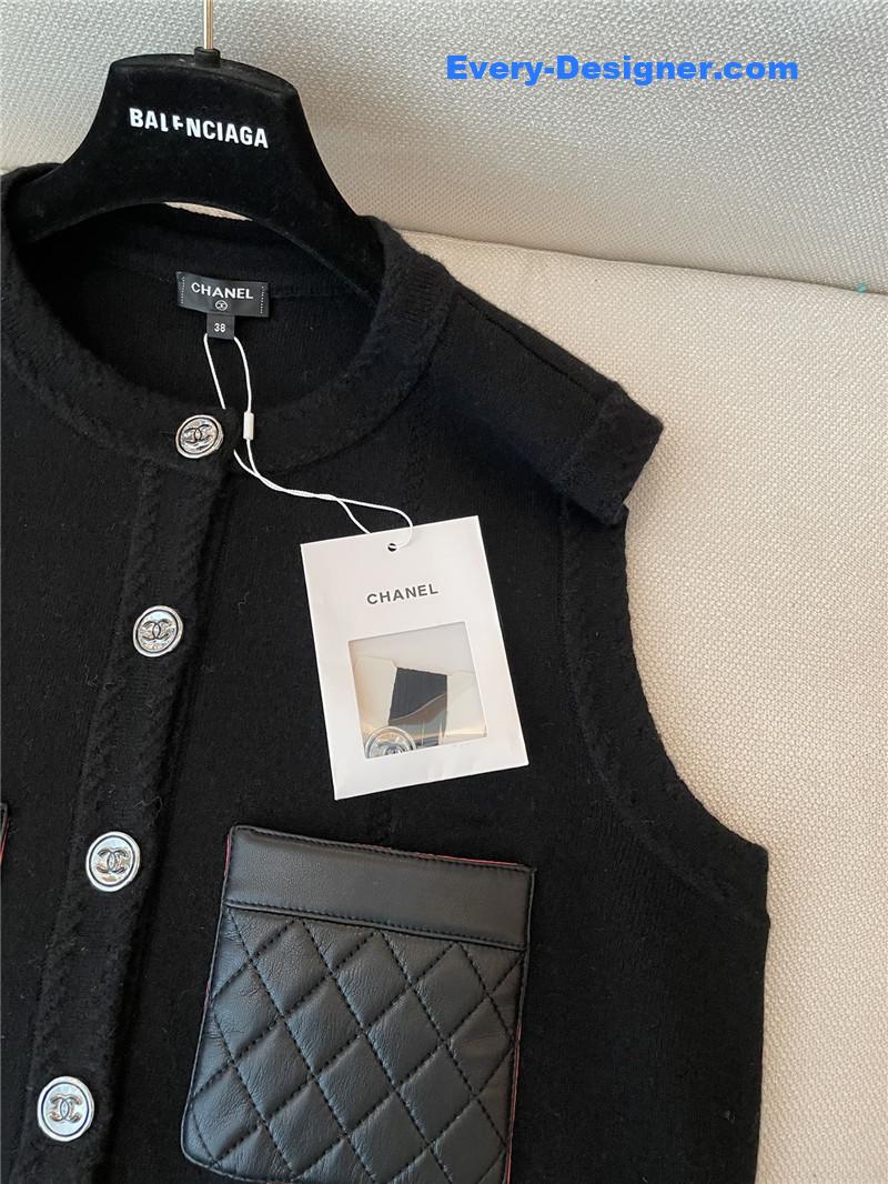 Ch**el sleeveless vest