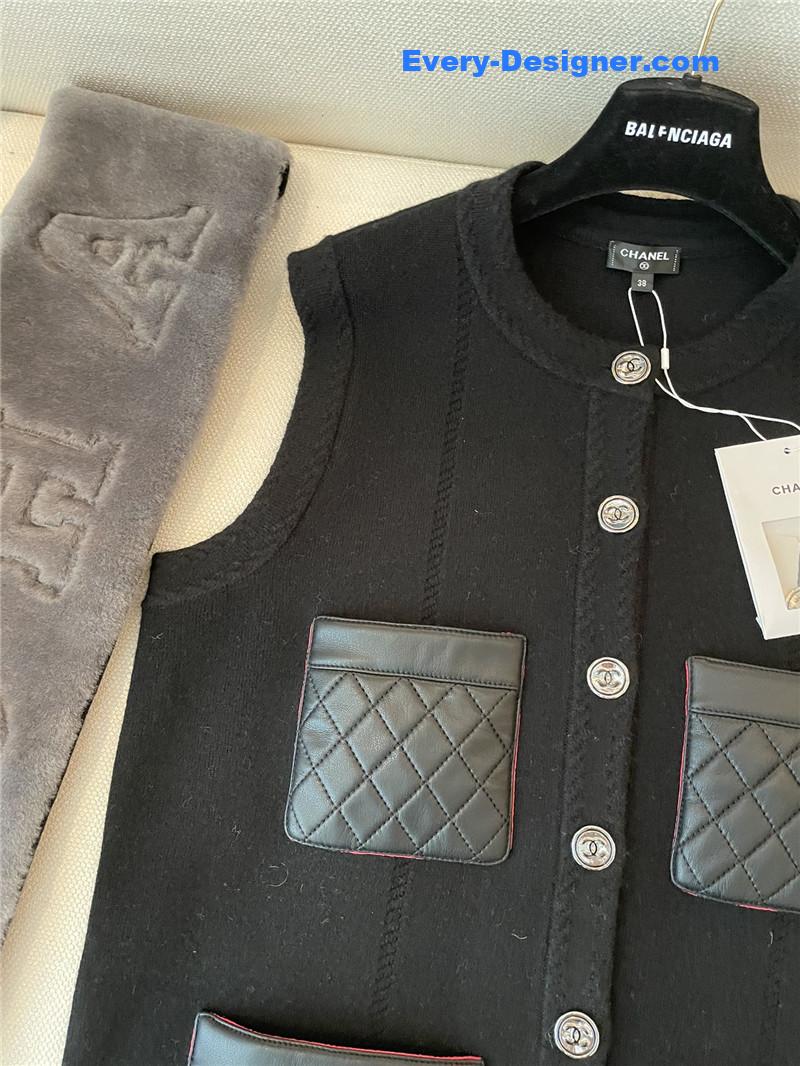 Ch**el sleeveless vest