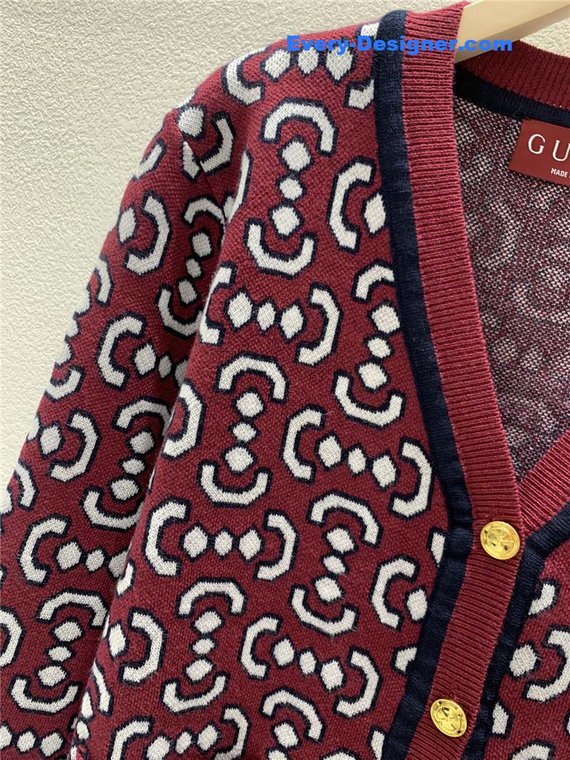 Gvc*1 v-neck jacquard cardigan red