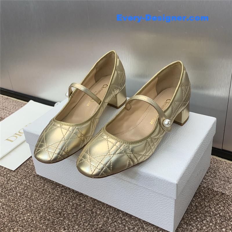 D10r ballet pump in gold quilted cannage calfskin