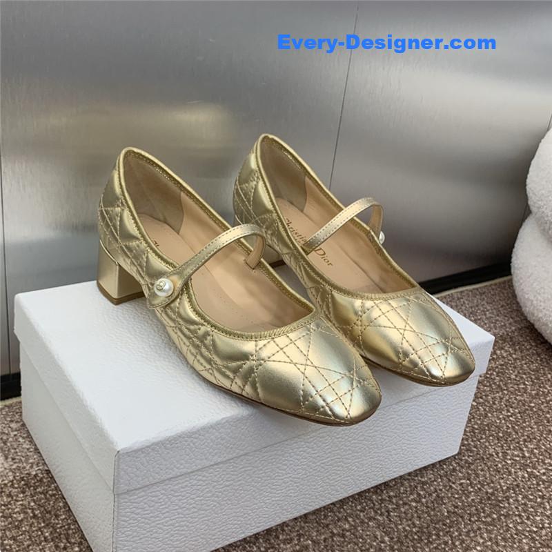 D10r ballet pump in gold quilted cannage calfskin