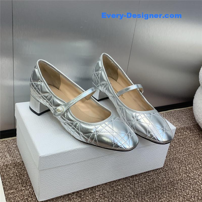 D10r ballet pump in silver quilted cannage calfskin