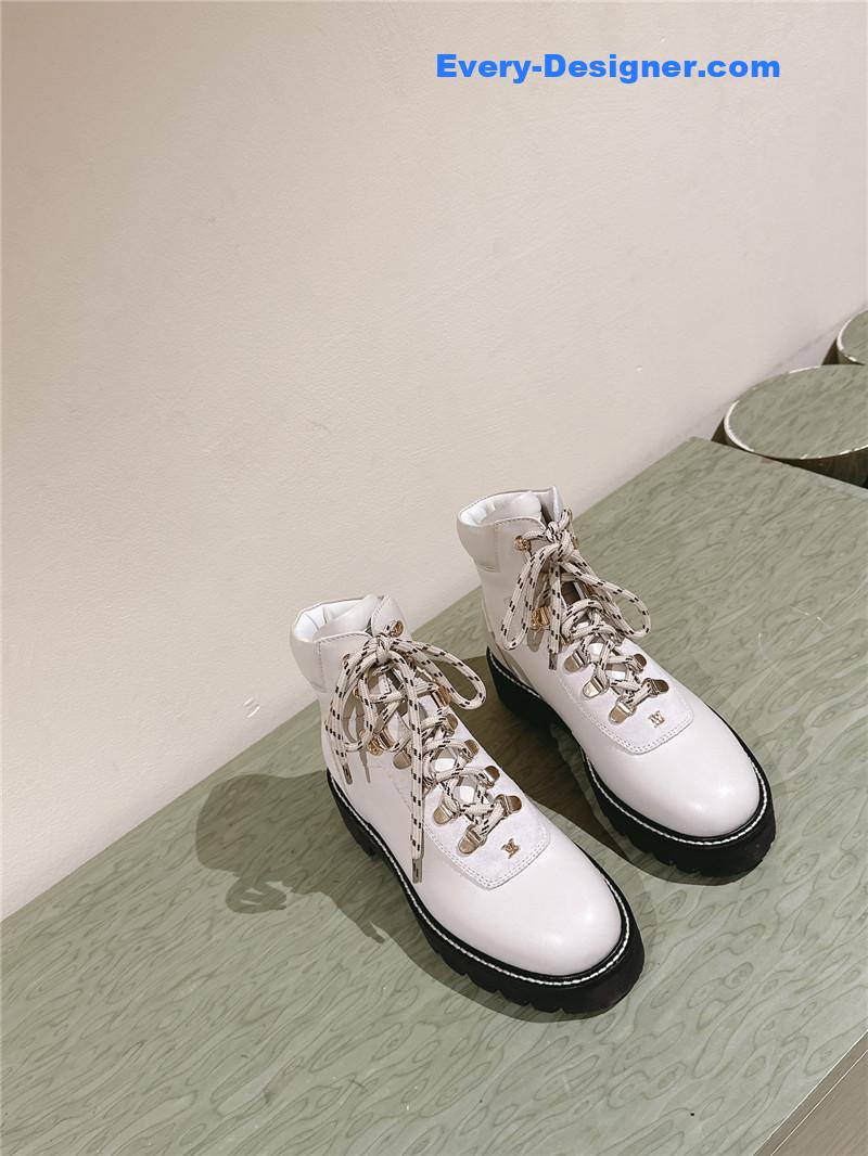 l0vis Vvtt0n white calfskin ranger boots