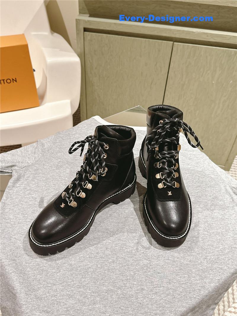 l0vis Vvtt0n black calfskin ranger boots