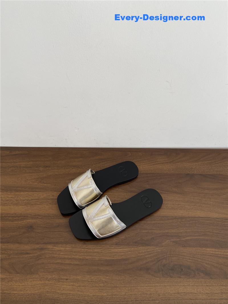 Va1e*ntin0 viva s*perstar nappa slides butter/silver