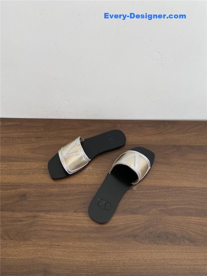 Va1e*ntin0 viva s*perstar nappa slides butter/silver