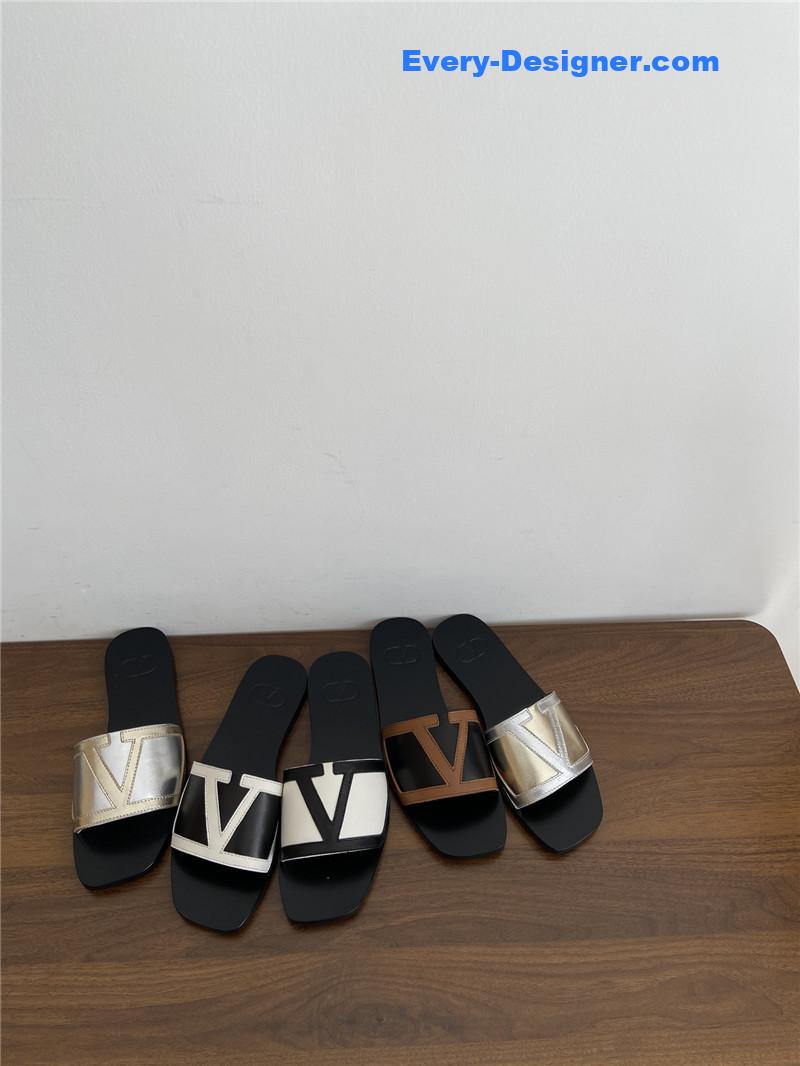 Va1e*ntin0 viva s*perstar nappa slides butter/silver