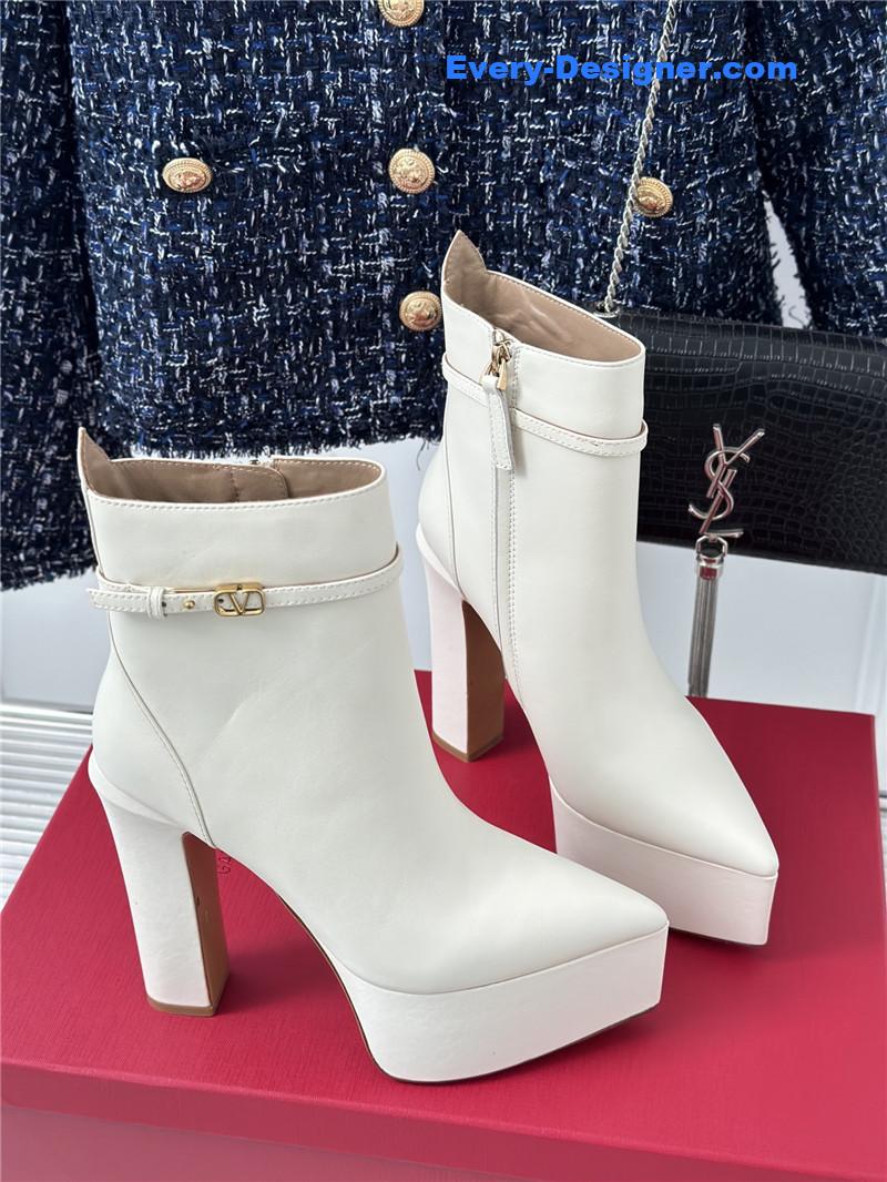 Va1e*ntin0 garavani white leather heel booties