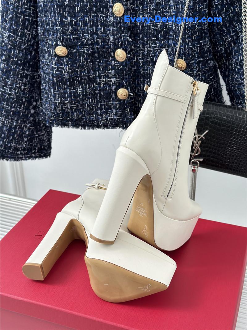 Va1e*ntin0 garavani white leather heel booties