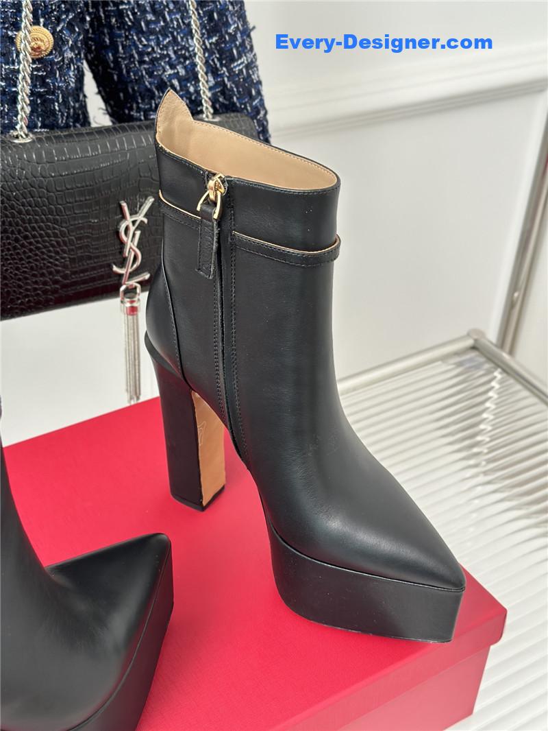 Va1e*ntin0 garavani black leather heel platform booties