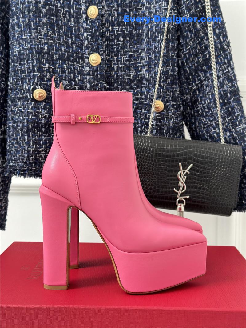Va1e*ntin0 garavani vlogo pink leather boots