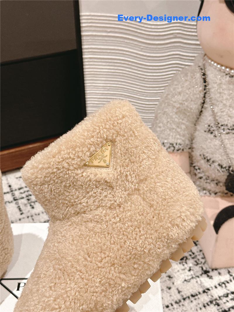 Pra*a shearling booties beige
