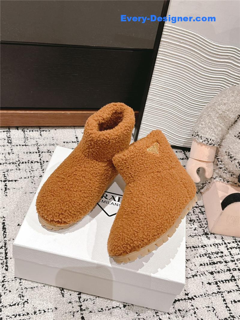 Pra*a shearling booties in brown
