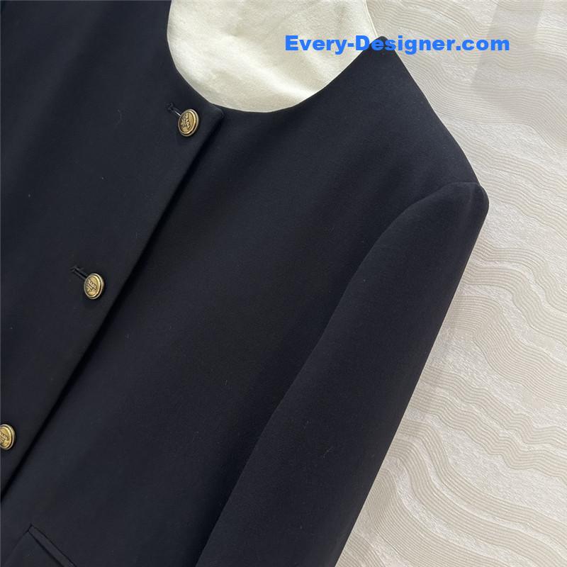 Pra*a wide shoulder suit