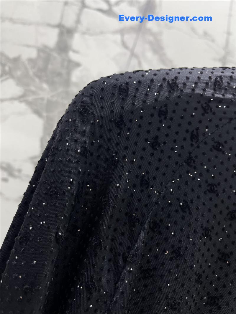 ch**el hot D1am0nd lettering shirt