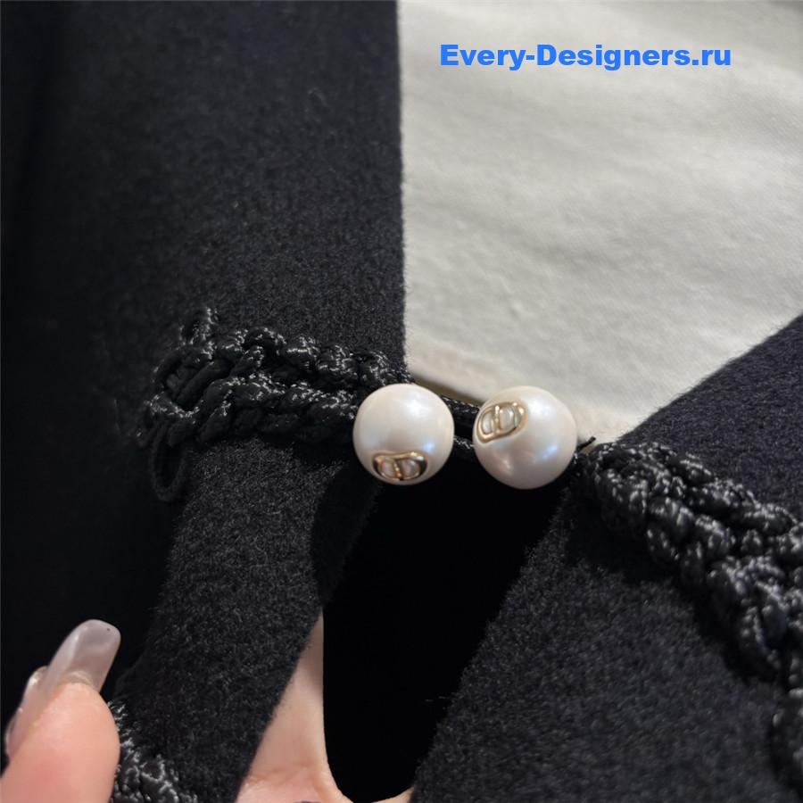 D10r cashmere buttoned cape