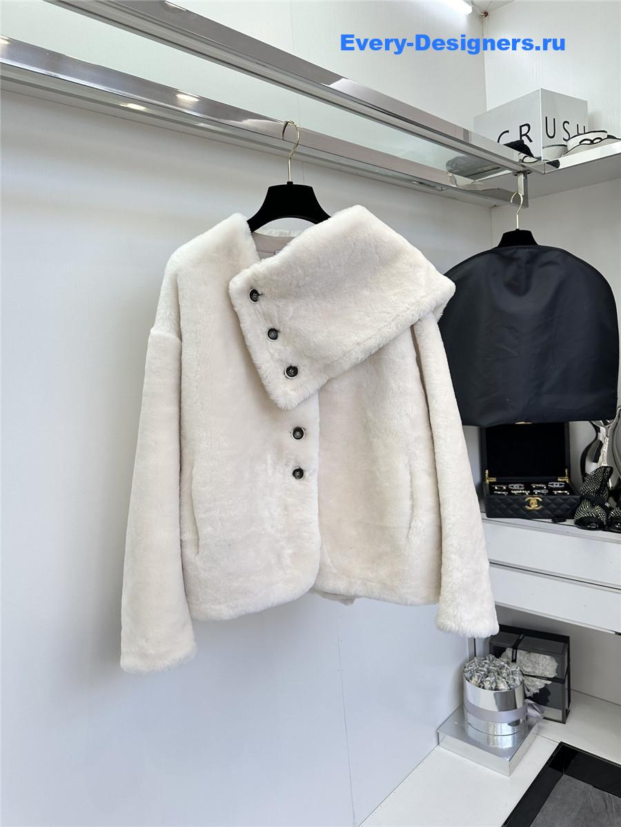 Va1e*ntin0 shearling coat
