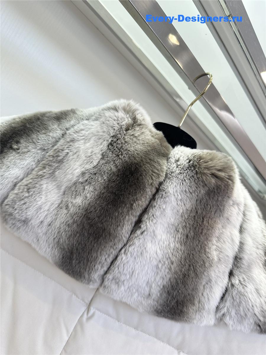 L0r0 P1ana white goose down vest