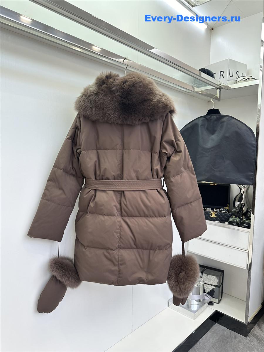 L0r0 P1ana goose down jacket