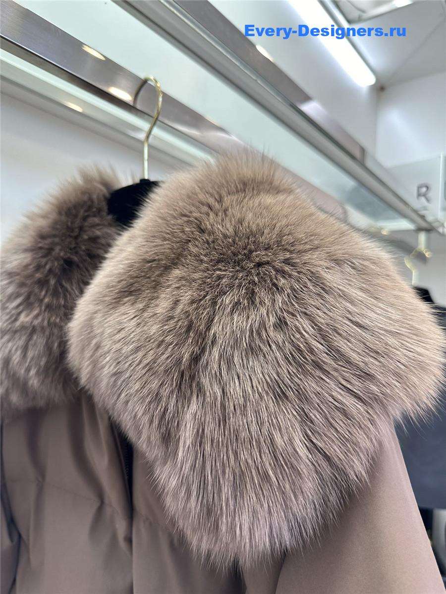 L0r0 P1ana goose down jacket