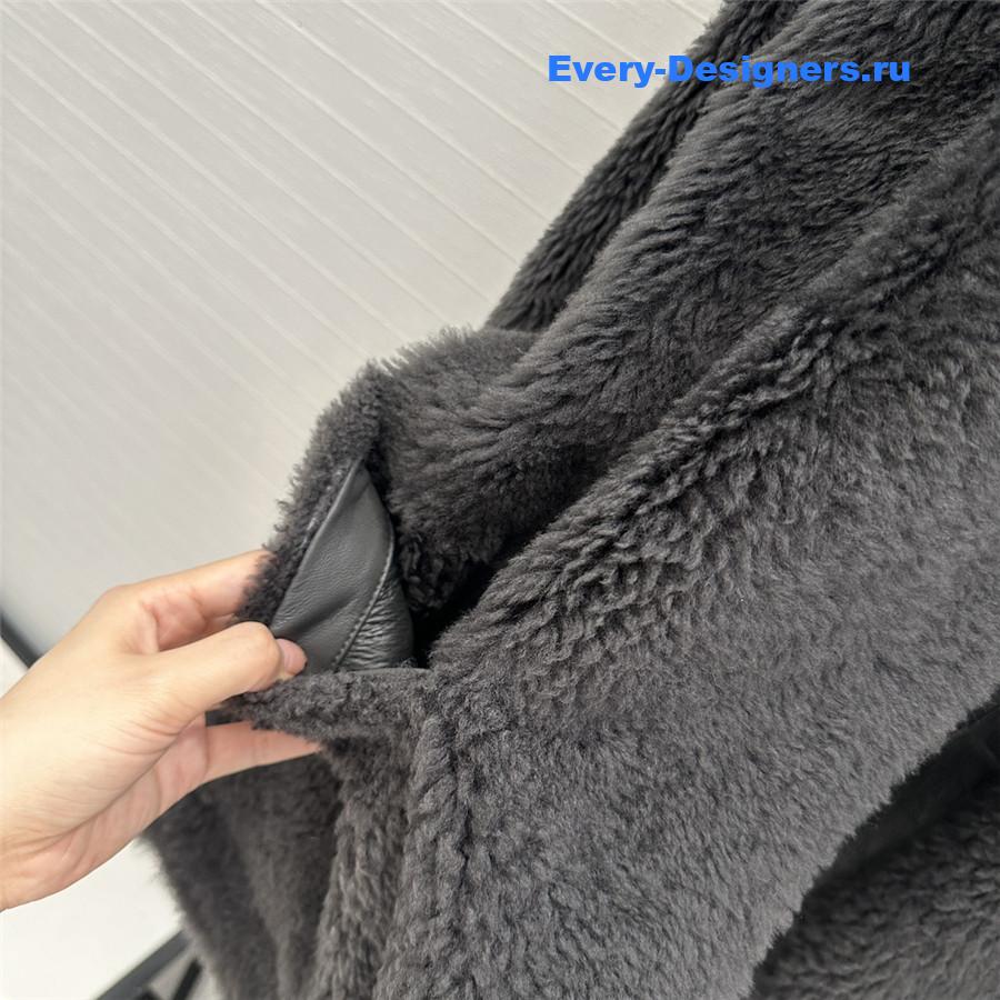 Vanitoo shearling coat