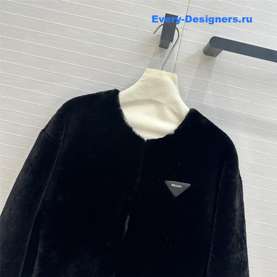 Pra*a triangle logo short jacket