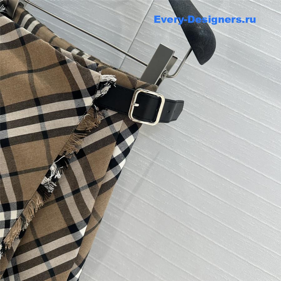 Bv*b*rry preppy pleated skirt