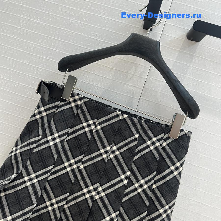 Bv*b*rry preppy pleated skirt