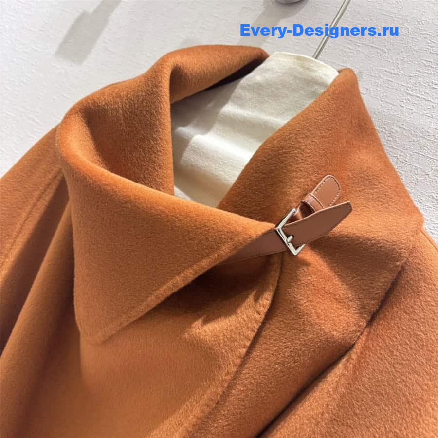 H**me5 cashmere coat with stand collar