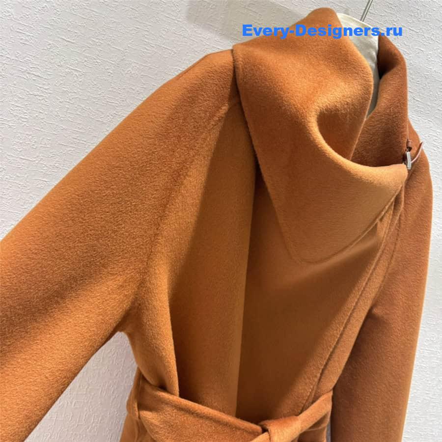 H**me5 cashmere coat with stand collar