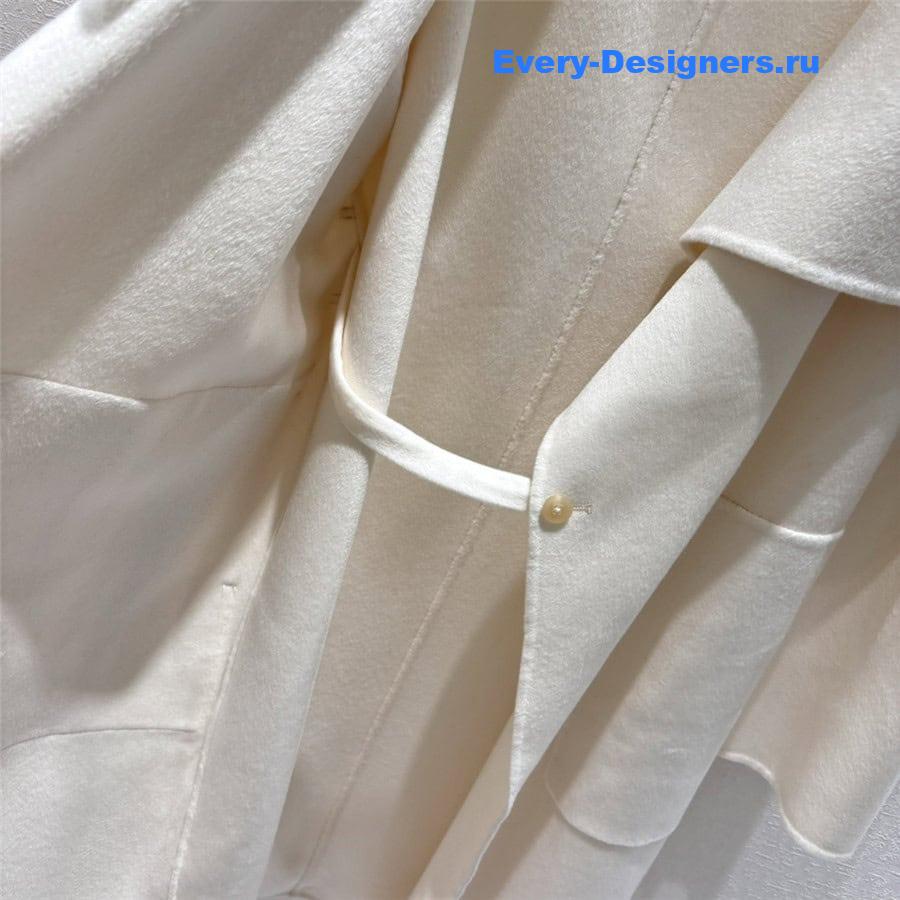 H**me5 cashmere coat with stand collar