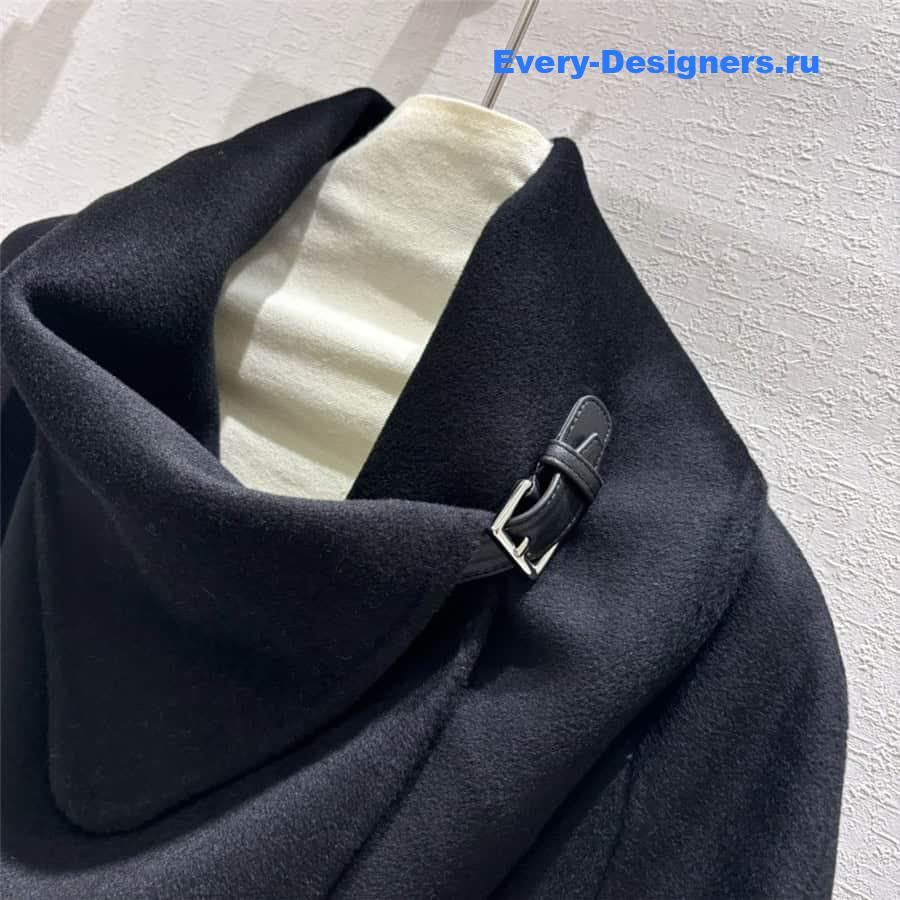 H**me5 cashmere coat with stand collar