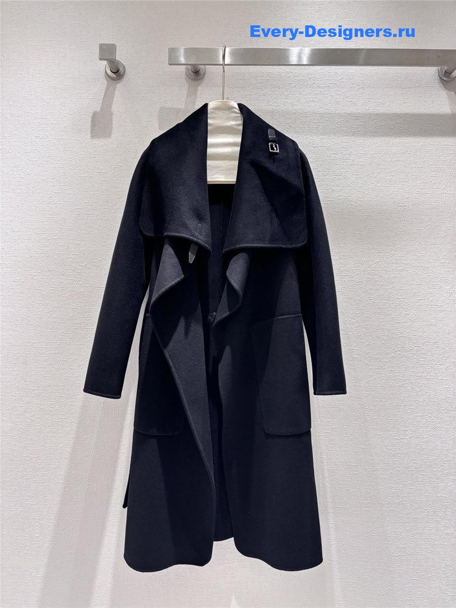 H**me5 cashmere coat with stand collar