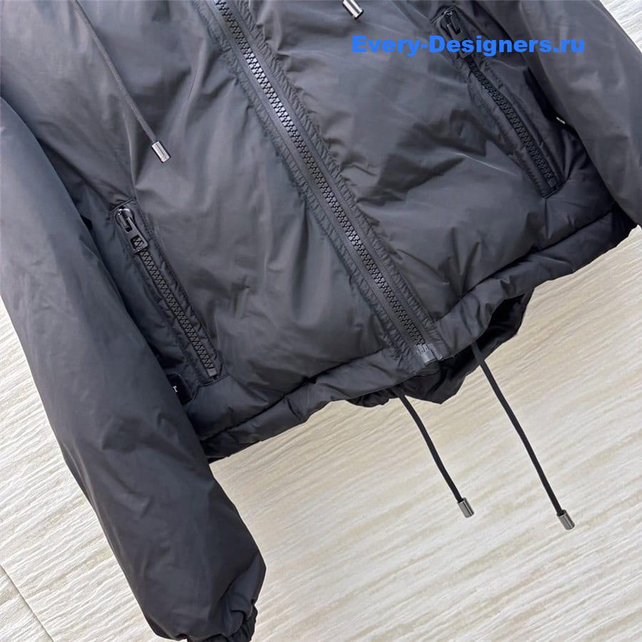 D10r hooded down jacket