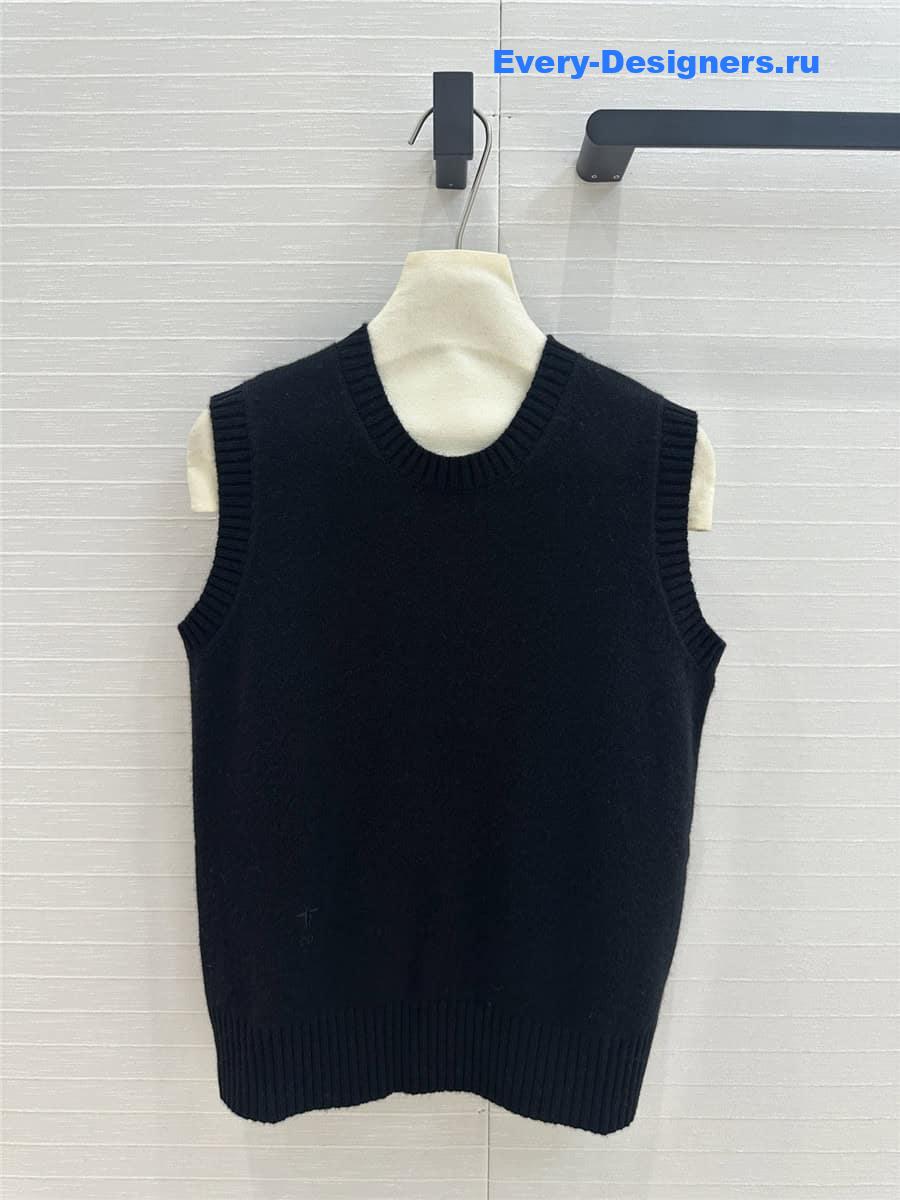 D10r twinset sleeveless knit top in black