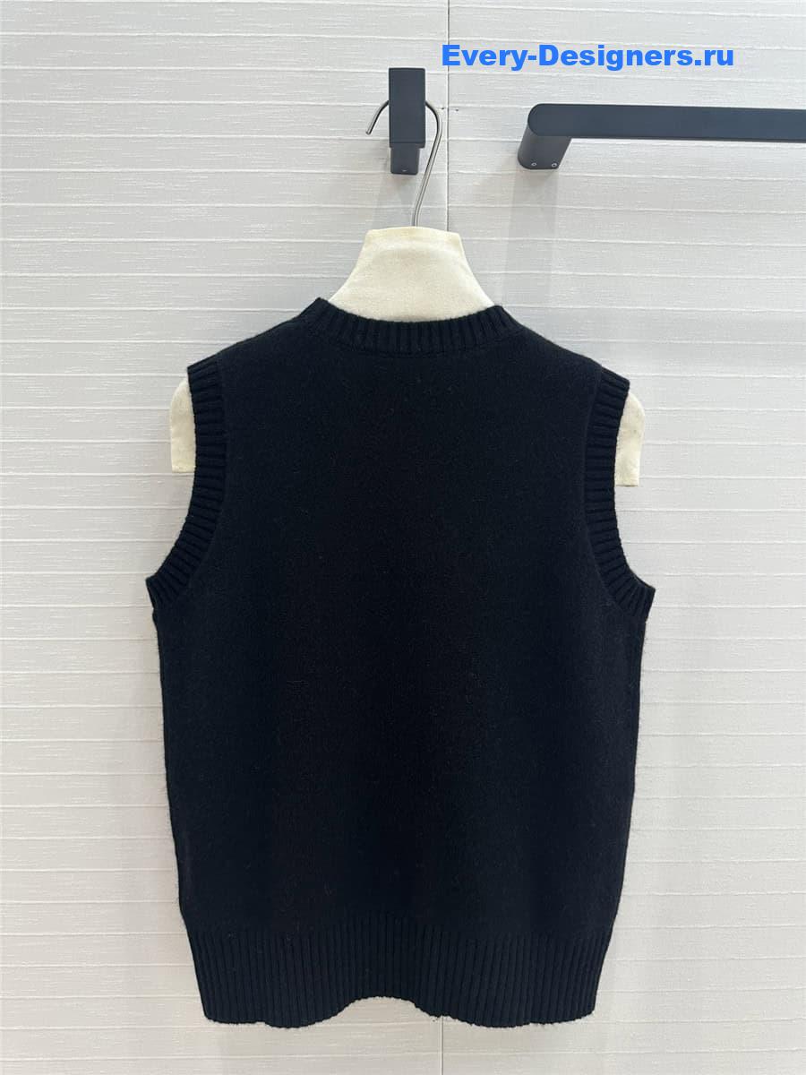 D10r twinset sleeveless knit top in black