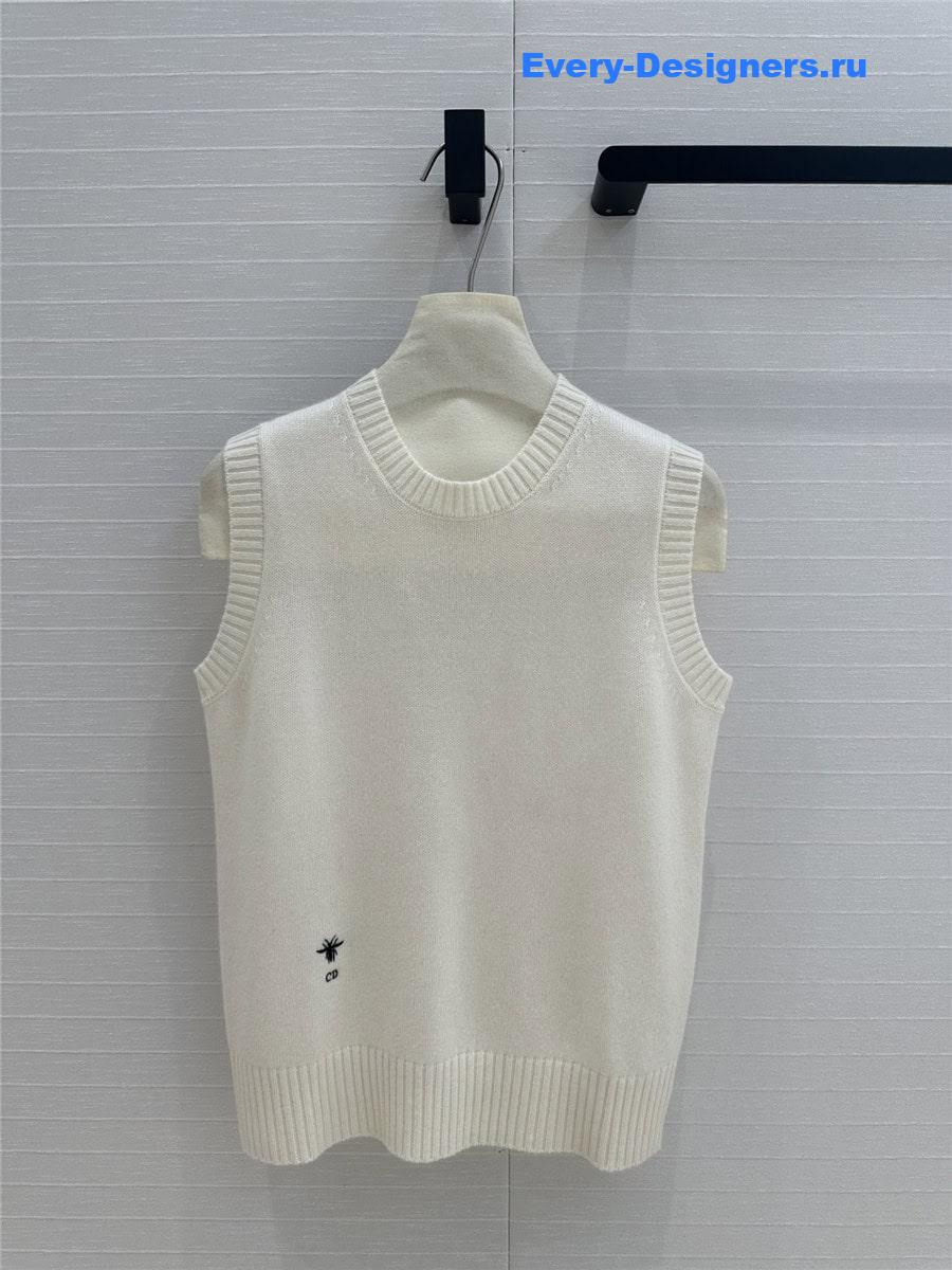 D10r twinset sleeveless knit top in white
