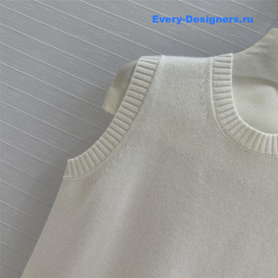 D10r twinset sleeveless knit top in white