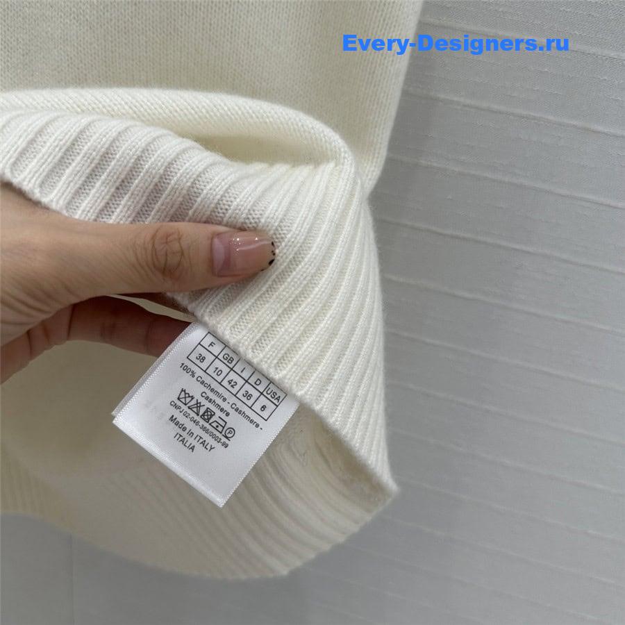 D10r twinset sleeveless knit top in white