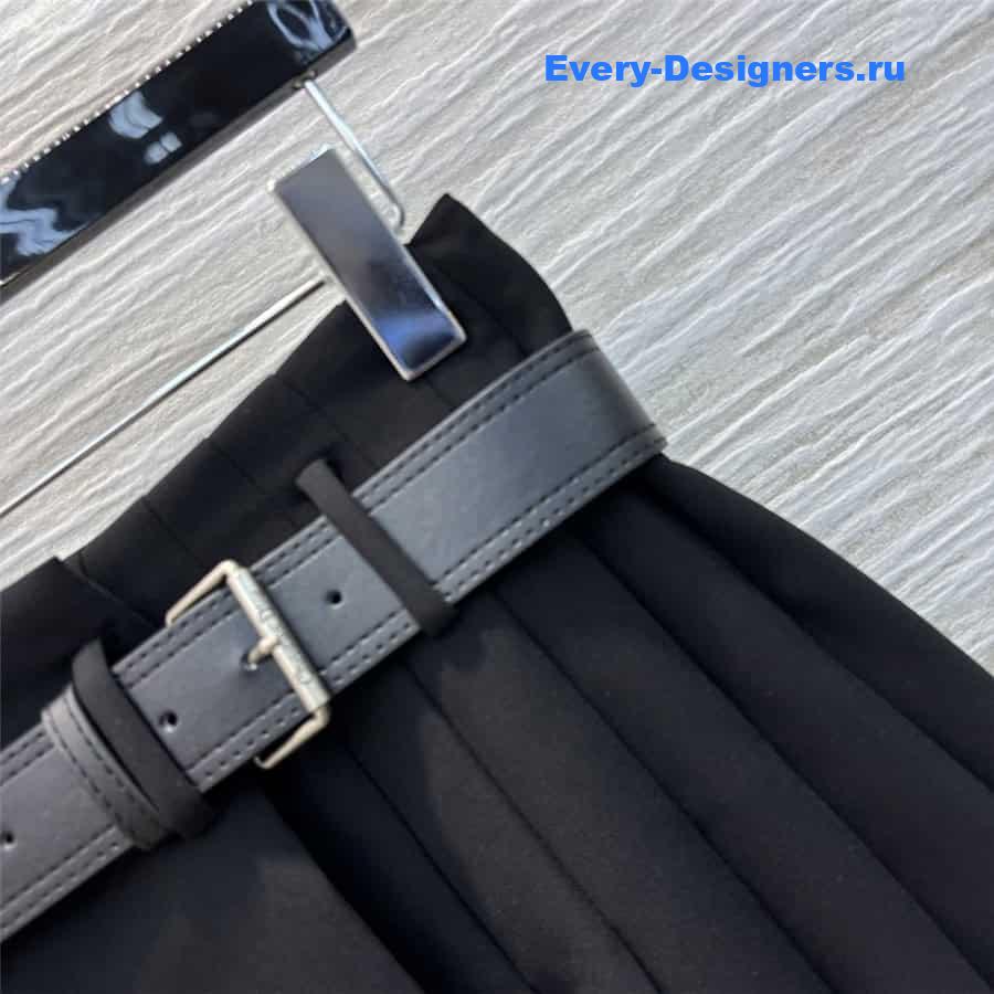 D10r belt pleated skirt