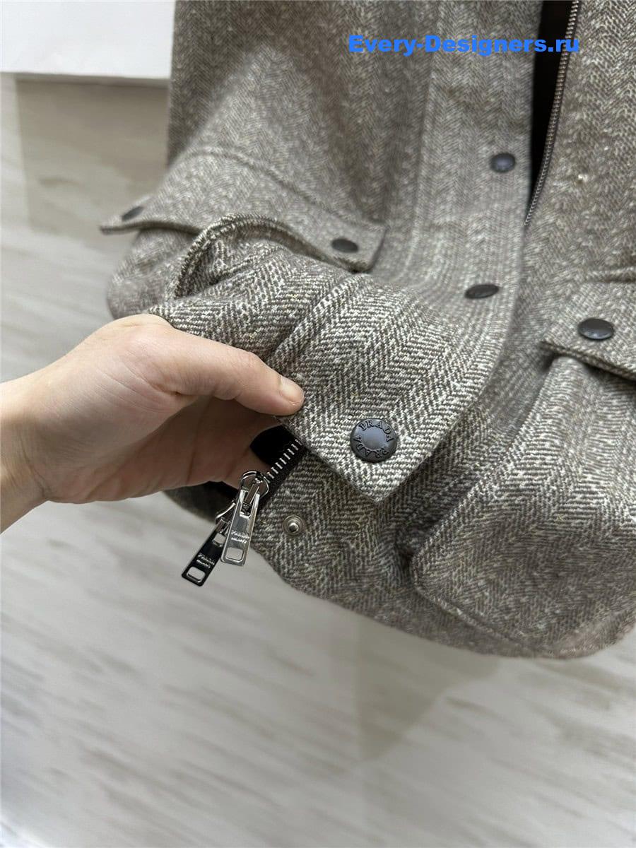 Pra*a stand collar sleeveless vest jacket