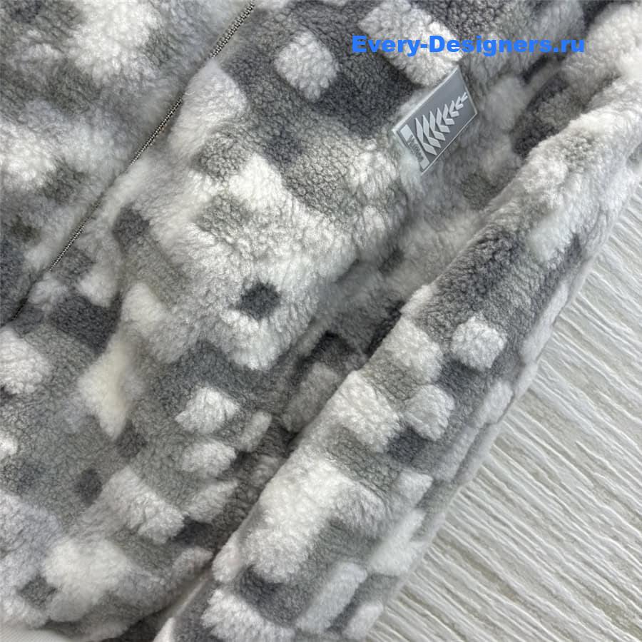 l0vis Vvtt0n lv stand collar plush coat