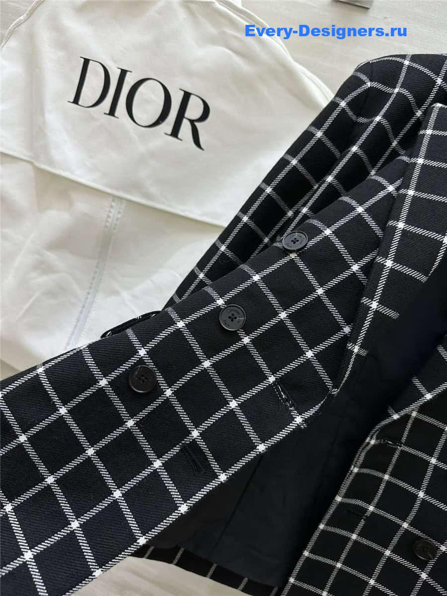 D10r check blazer