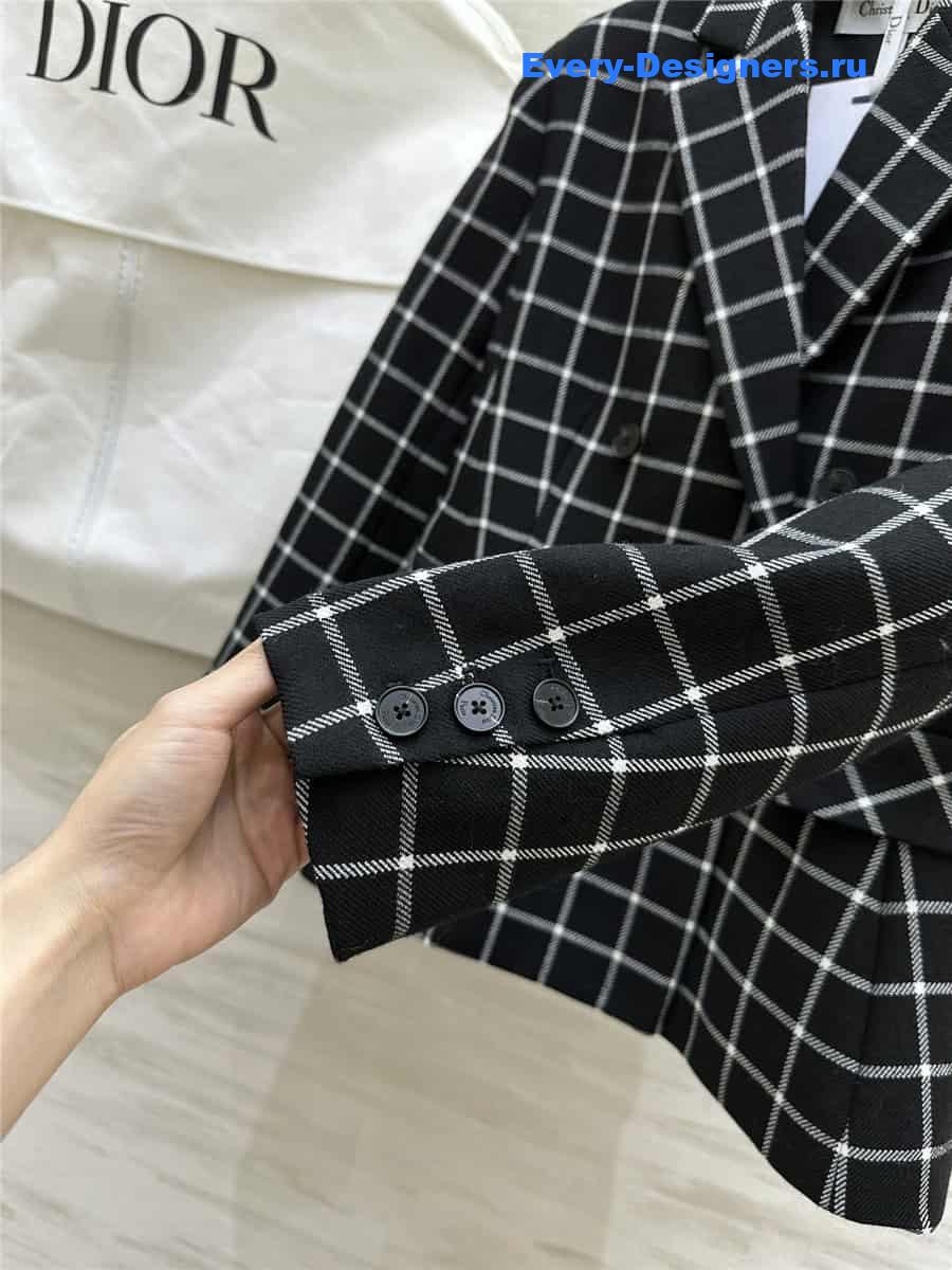 D10r check blazer