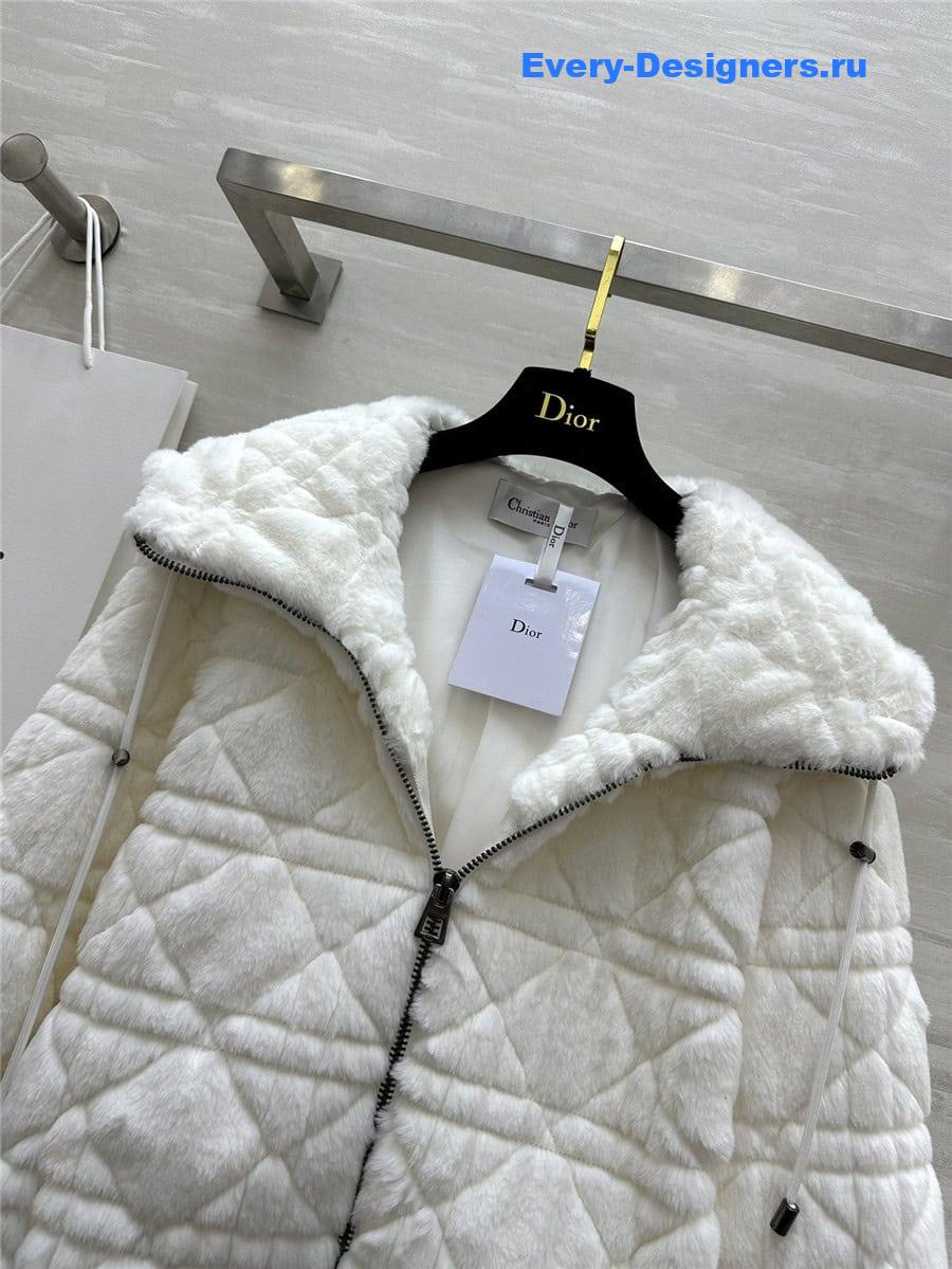D10r eco-friendly fur hooded coat