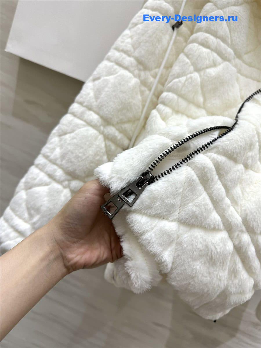 D10r eco-friendly fur hooded coat