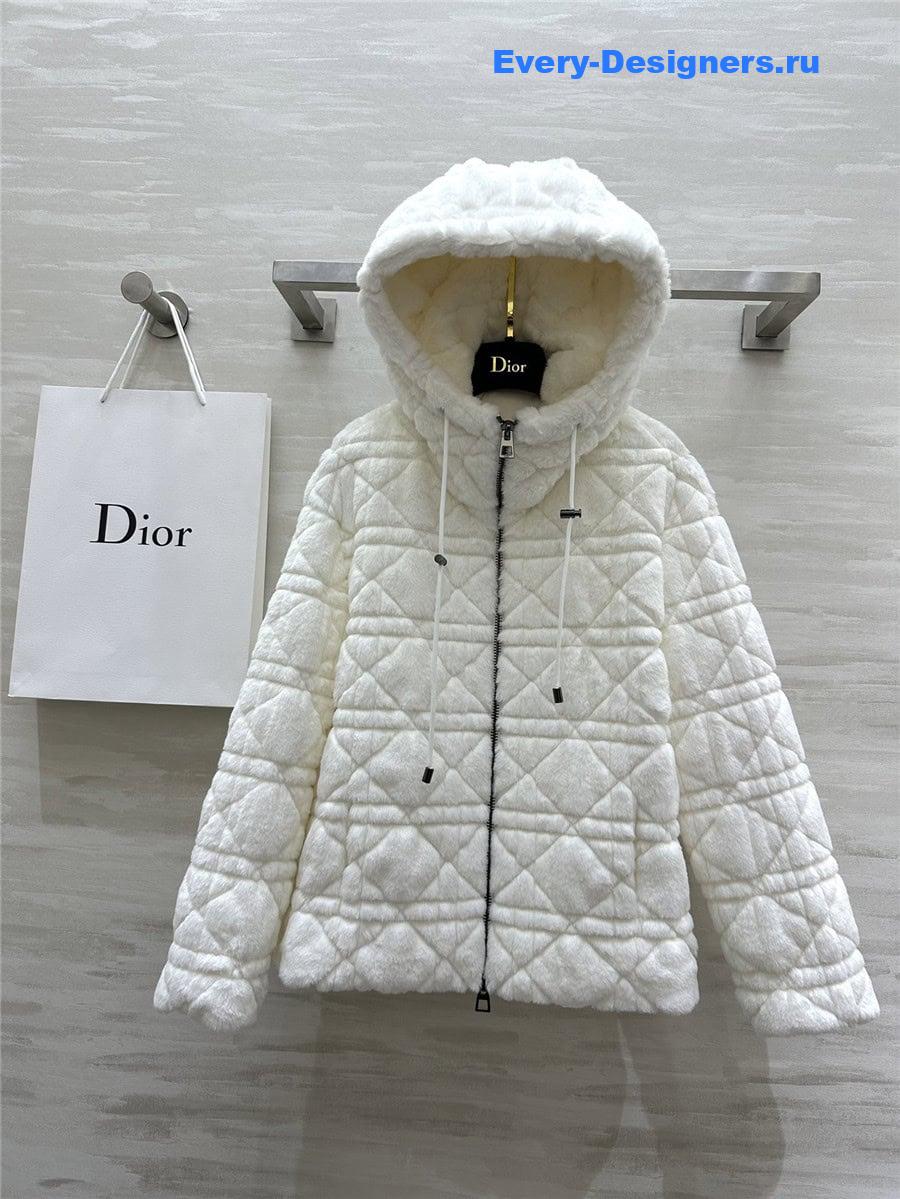 D10r eco-friendly fur hooded coat